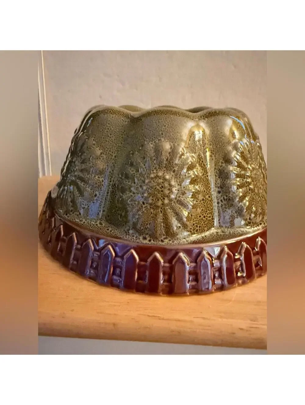 Vintage Farmhouse Green & Red Ceramic Bundt Mold w daisies and picket fence